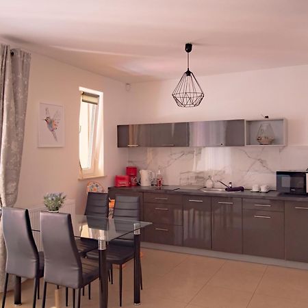 Apartamenty Kornel ポビエロボ エクステリア 写真