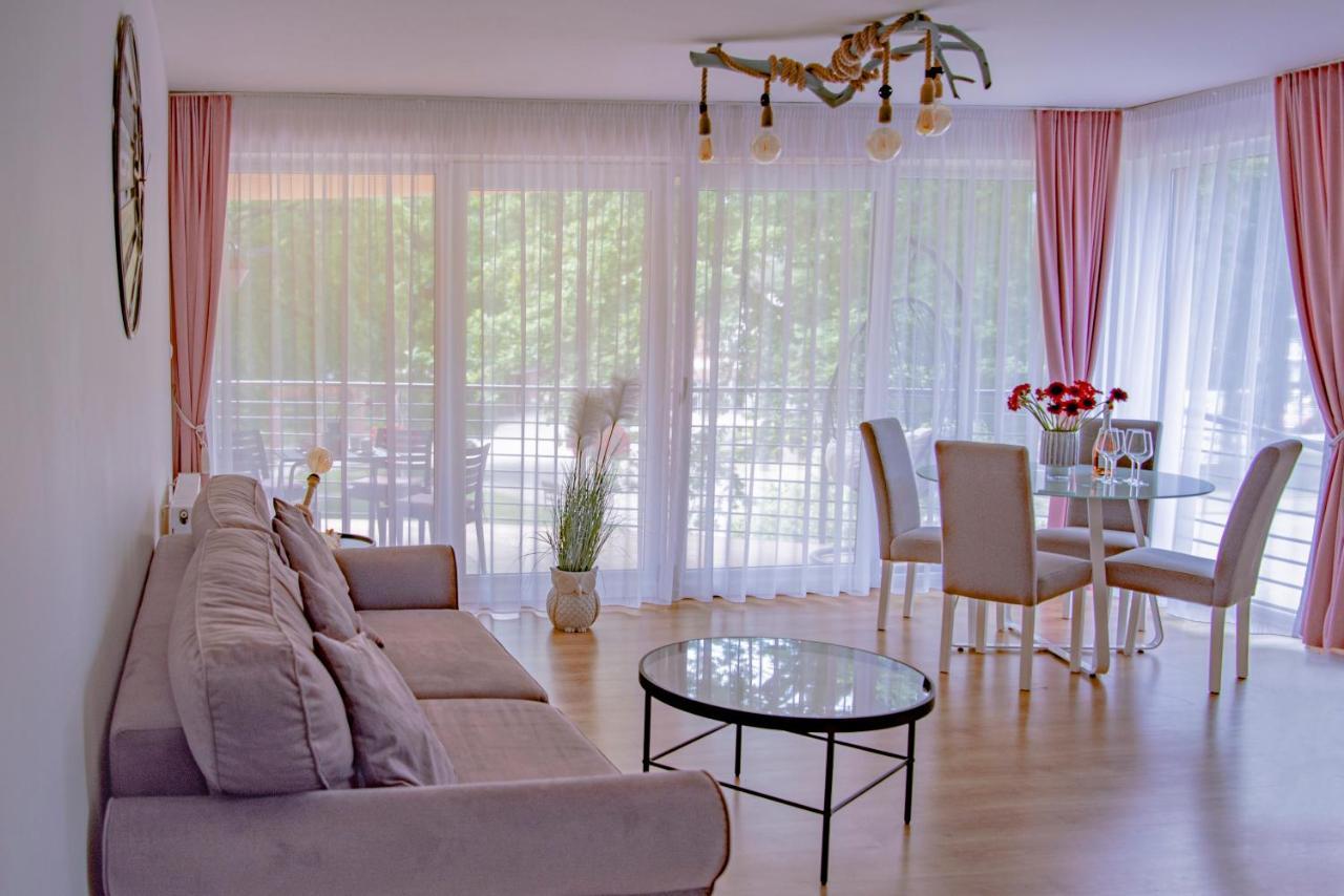 Apartamenty Kornel ポビエロボ エクステリア 写真