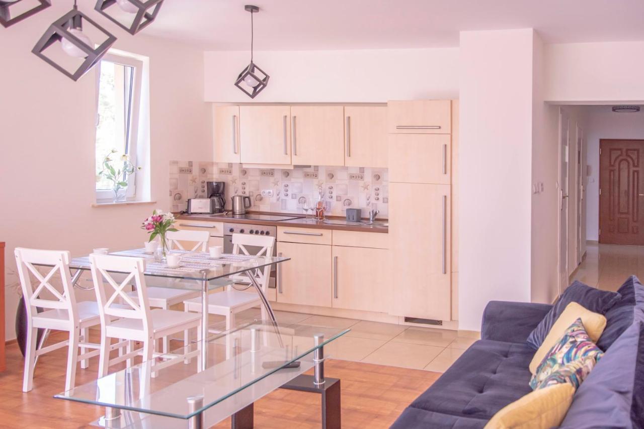 Apartamenty Kornel ポビエロボ エクステリア 写真