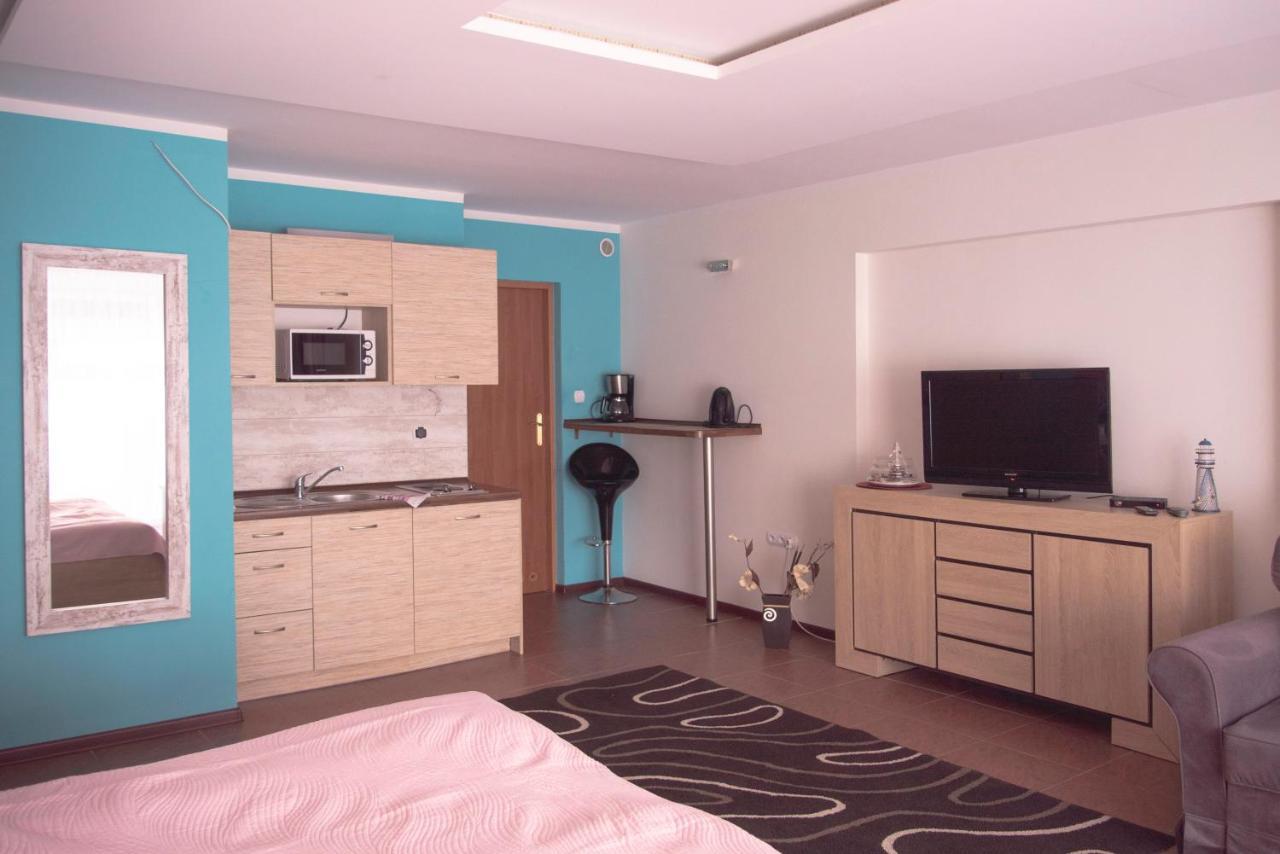 Apartamenty Kornel ポビエロボ エクステリア 写真