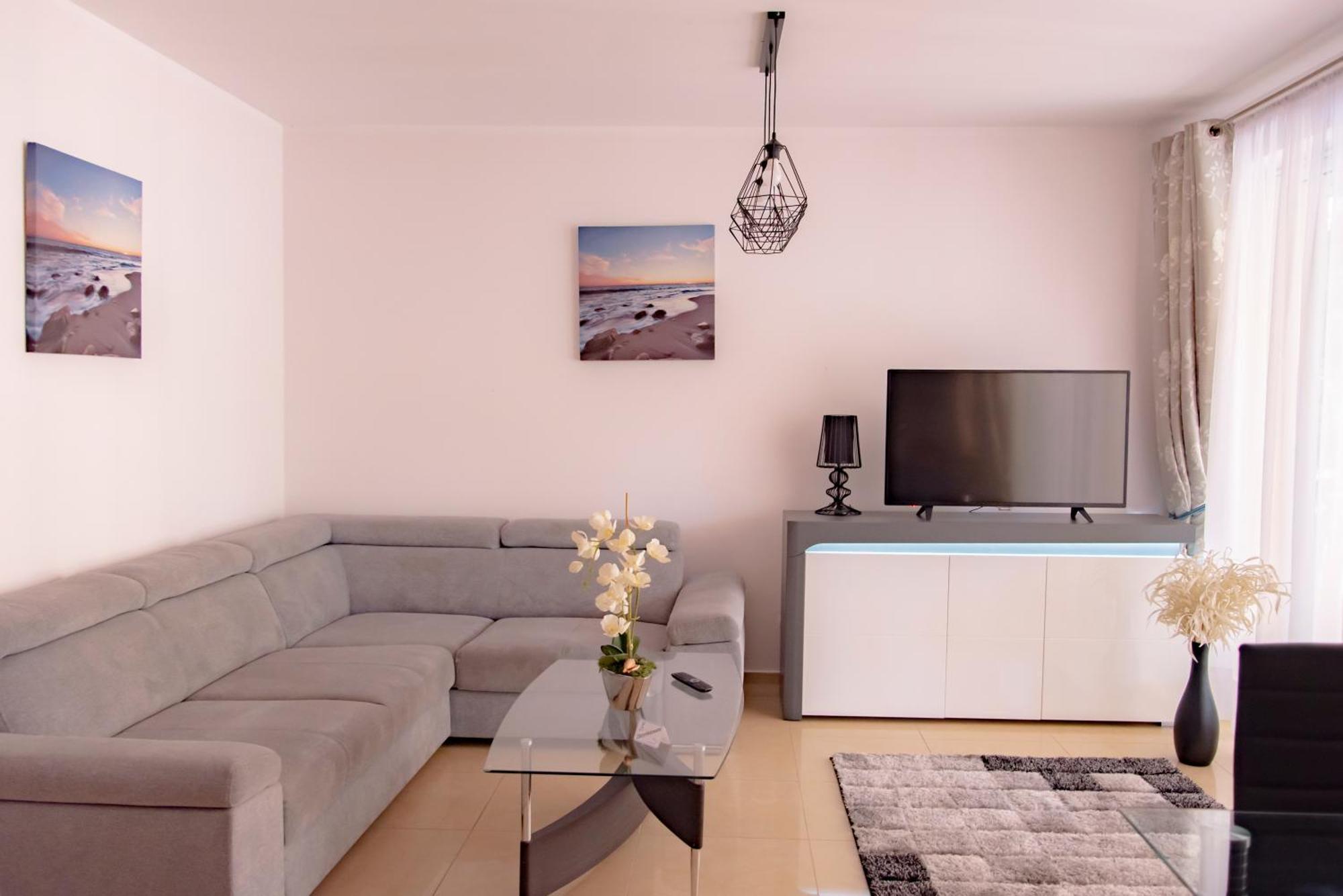 Apartamenty Kornel ポビエロボ エクステリア 写真
