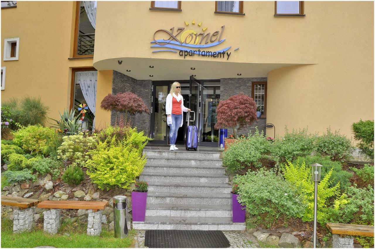 Apartamenty Kornel ポビエロボ エクステリア 写真